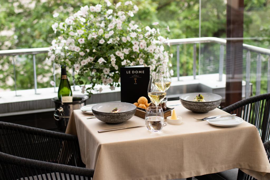 SPECIAL OCCASIONS AT THE LE DOME RESTAURANT