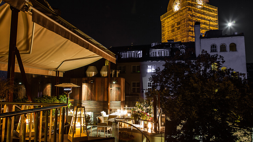 Viesnīcas Dome Hotel restorāna jumta terase Vecrīgā