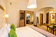Интерьер номера Dome Suite гостиницы Dome Hotel в Риге